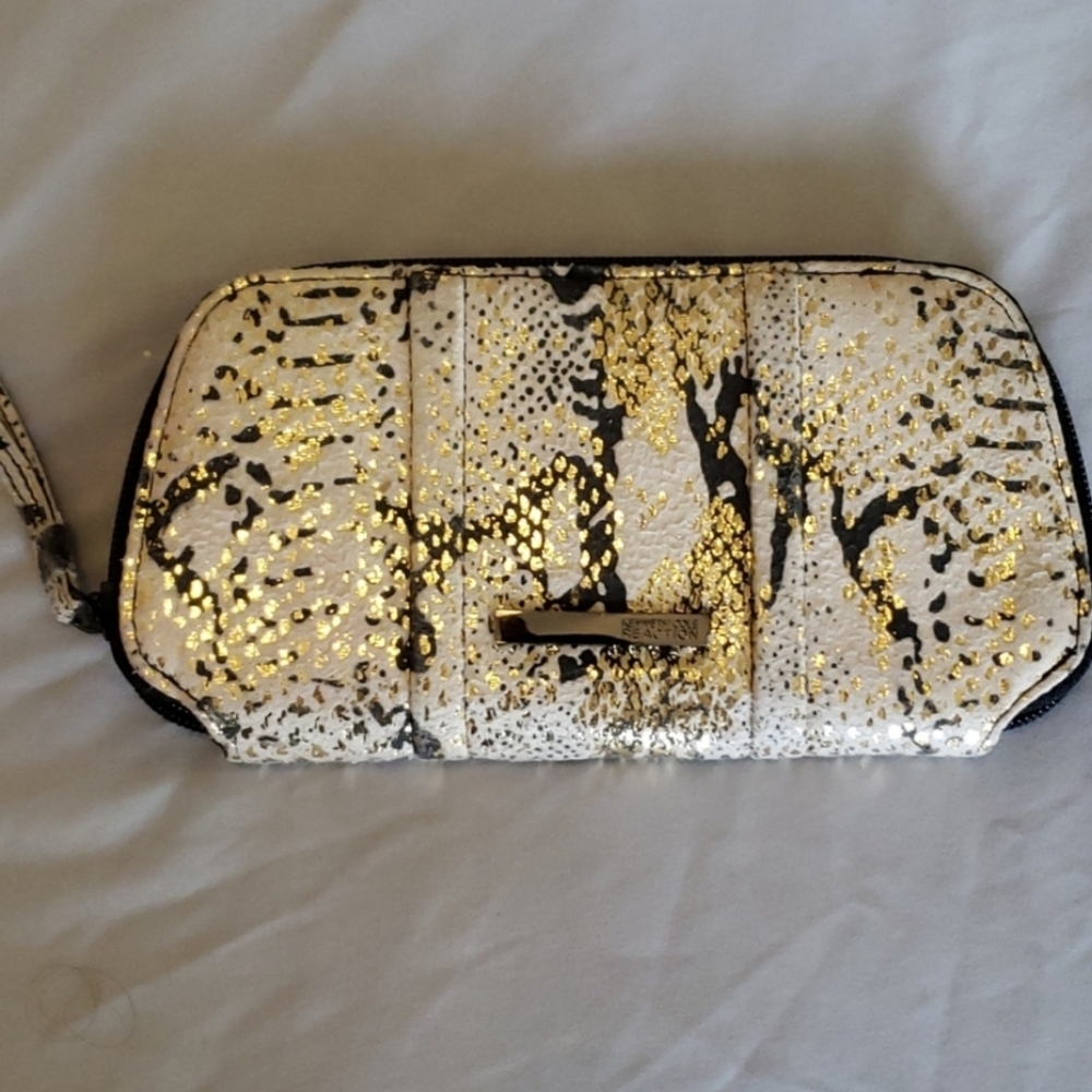 Kenneth Cole Reaction zippered waller gorgeous wallet-multi color - Picture 2 of 11